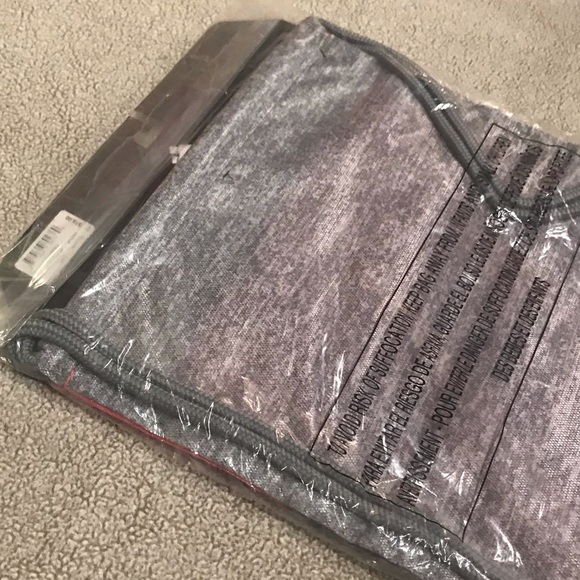 ADIDAS Drawstring Backpack. - Picture 4 of 5